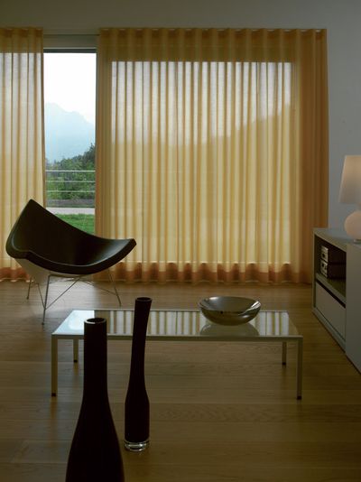 Hand Operated Curtain Track Systems, Colorama 1, Room shot